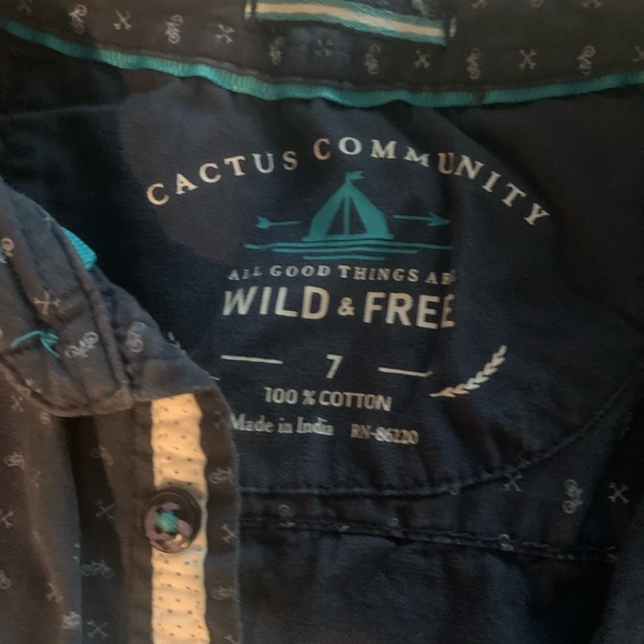 Like new button down - Picture 2 of 3